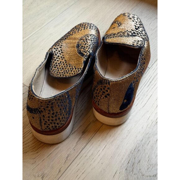 Free People Gold Navy Textile Loafers Sz 6.5 37 Slip-On Leather Lining Snake eye - Picture 7 of 8